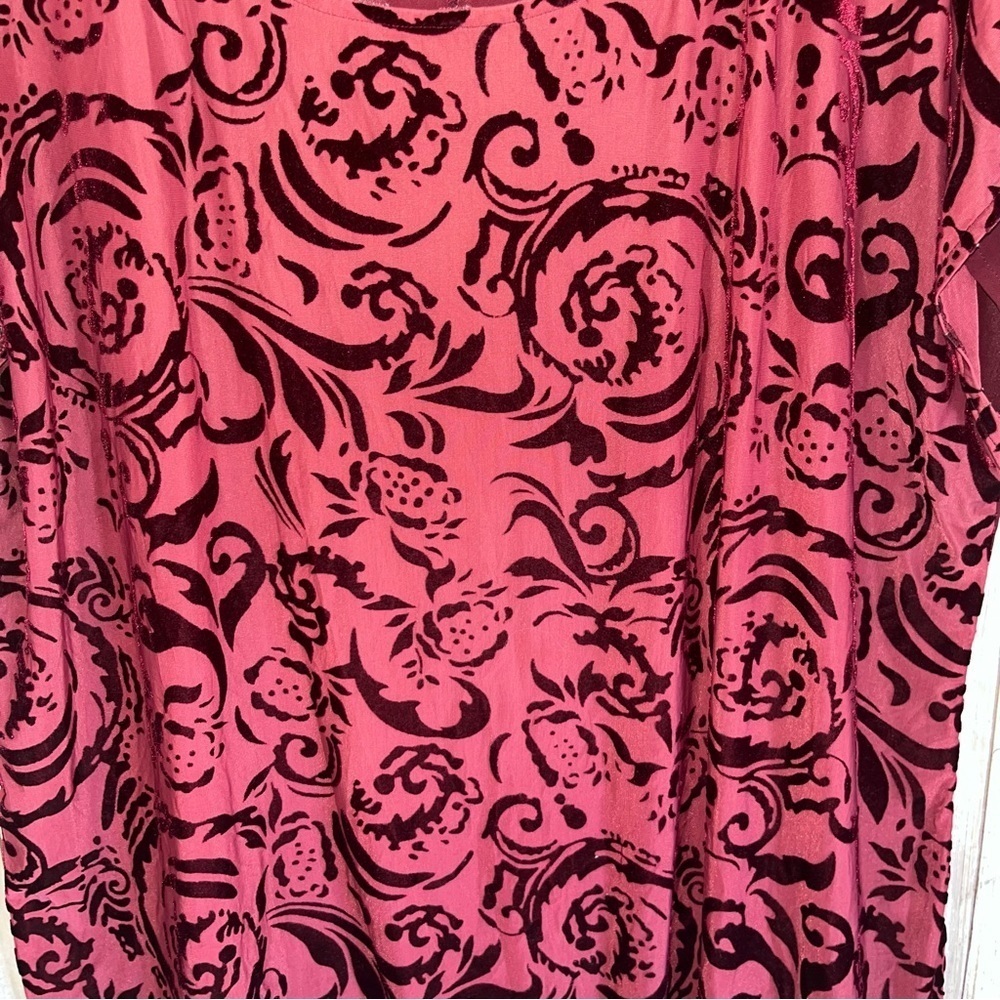 Lane Bryant Velvet Burnout Swirl Scoop Neck Cap Sleeve Top Burgundy 18/20 - Picture 3 of 4